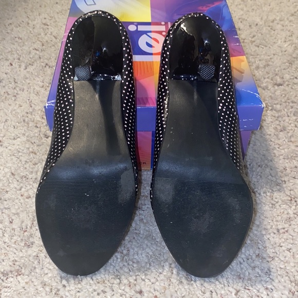 LEI Black/pink dot peep toe; well-loved but well taken care of; original box - Picture 6 of 7
